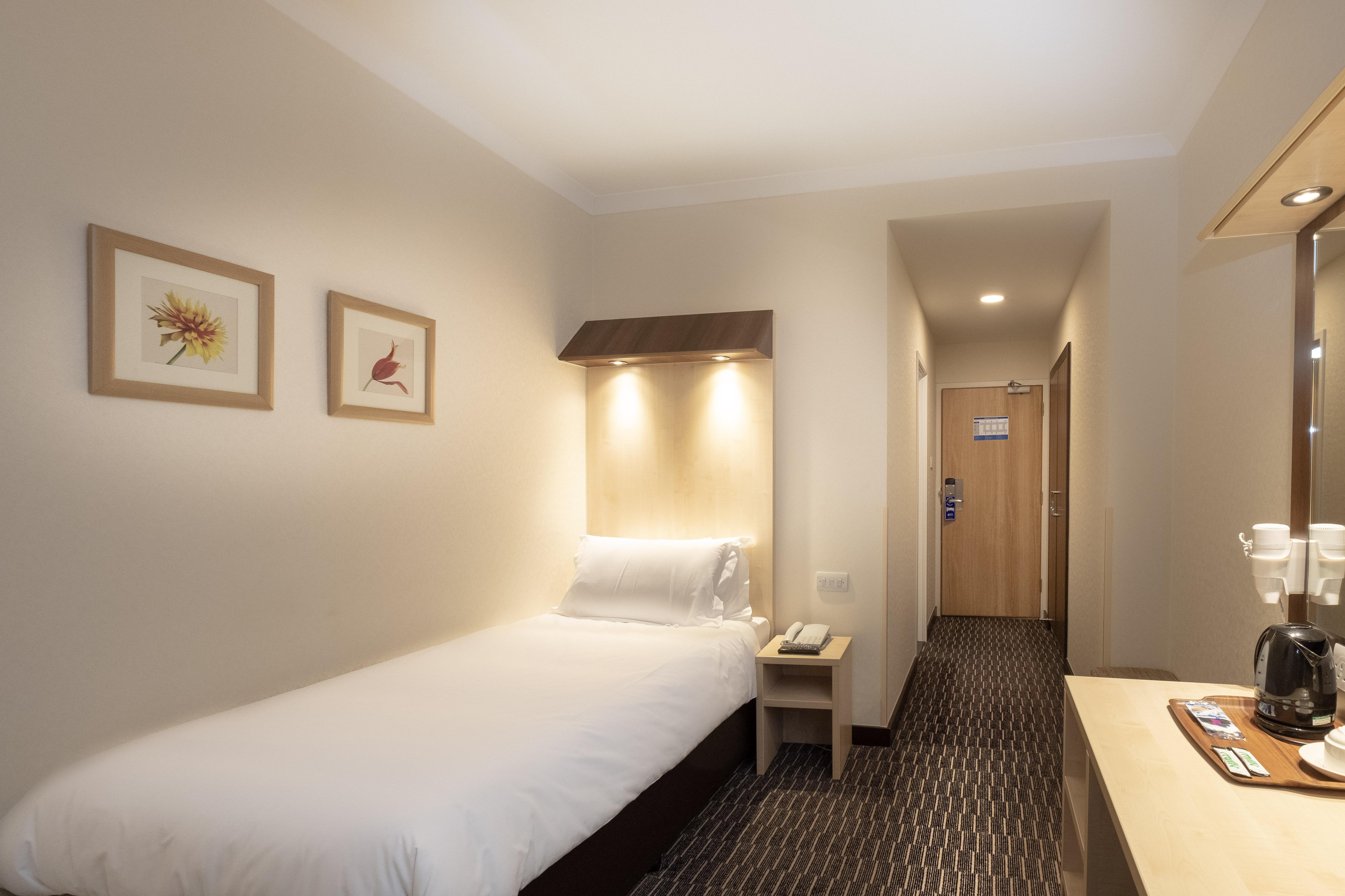 City Sleeper At Royal National Hotel Londra Esterno foto